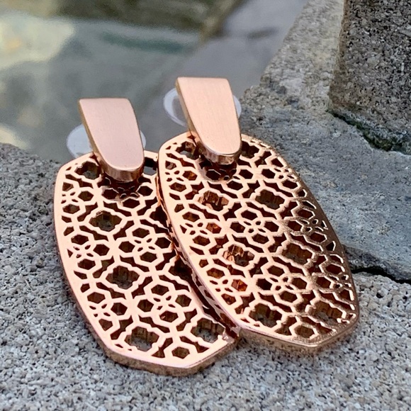 New Kendra Scott Aragon Rose Gold Filigree Drop Earrings - Picture 2 of 3